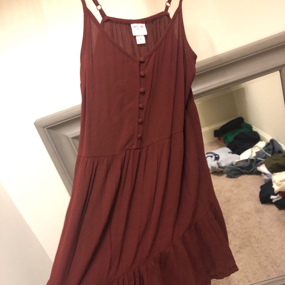 maroon button dress!
